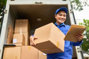5 Perbedaan Pengiriman Cargo dan Reguler